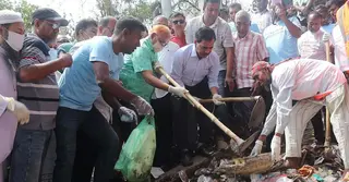 নওগাঁয় পরিষ্কার-পরিচ্ছন্নতা অভিযান শুরু